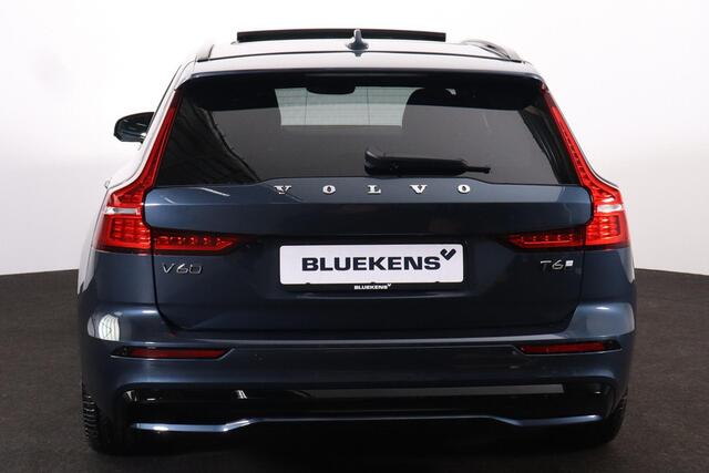 Volvo V60 T6 Recharge AWD Plus Dark - Panorama/schuifdak - IntelliSafe Assist & Surround - 360º Camera - Harman/Kardon audio - Verwarmde voorstoelen, stuur & achterbank - Parkeersensoren voor & achter - Elektr. bedienb. voorstoelen met geheugen - Head up display -