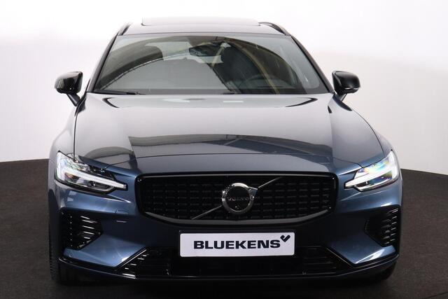 Volvo V60 T6 Recharge AWD Plus Dark - Panorama/schuifdak - IntelliSafe Assist & Surround - 360º Camera - Harman/Kardon audio - Verwarmde voorstoelen, stuur & achterbank - Parkeersensoren voor & achter - Elektr. bedienb. voorstoelen met geheugen - Head up display -
