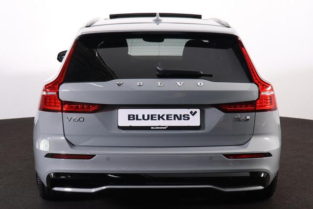 Volvo V60 T6 Recharge AWD Plus Dark - Panorama/schuifdak - IntelliSafe Assist & Surround - 360º Camera - Harman/Kardon audio - Verwarmde voorstoelen, stuur & achterbank - Parkeersensoren voor & achter - Elektr. bedienb. voorstoelen met geheugen - Head up display -