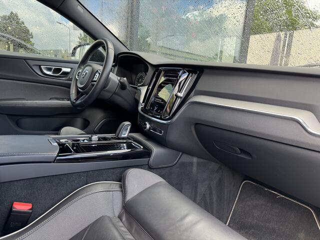 Volvo V60 2.0 T6 Recharge AWD R-Design 20 Inch | Trekhaak | Camera |