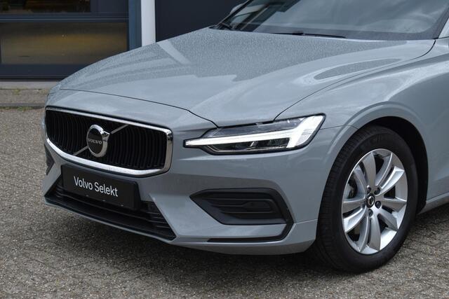 Volvo V60 B4 Essential Adaptieve Cruise Control | BLIS | Achterruitrijcamera | Lederen bekleding | Stoel en stuurwiel verwarming | Google services | Achterbank verwarmd |
