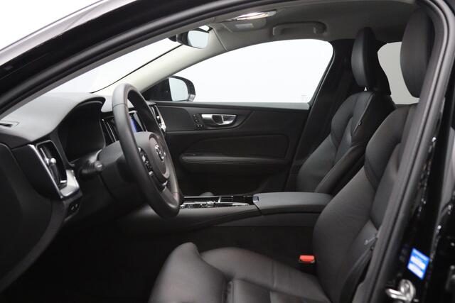 Volvo V60 2.0 T6 350 PK Plug-in hybrid AWD Plus Dark Long Range, Trekhaak, Camera, Winterpakket, Leder, Memory