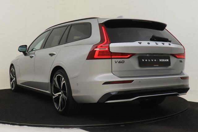Volvo V60 T6 PLUG-IN HYBRID AWD ULTRA DARK *VOL!* -PANO.DAK|BOWERS&WILKNS|360°CAM|19"|HEAD-UP DISP.|SPORTSTOELEN|BLACK.BADGE