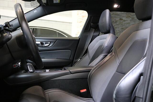 Volvo V60 2.0 T8 Twin Engine AWD R-Design | Adaptive cruise | Trekhaak | Stoelverw. V+A | Carplay | Dodehoek assistentie |