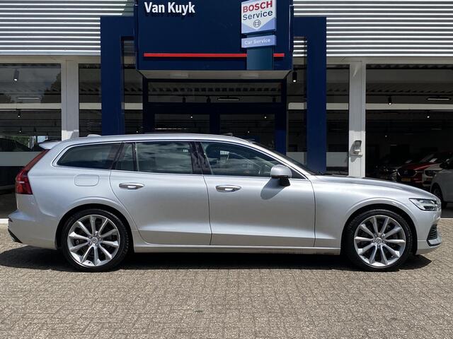 Volvo V60 2.0 T6 Twin Engine AWD Momentum Pro / Luxury Line / Styling Pack / NL-auto / 1e eigenaar / Volledig dealer onderhouden / BTW verrekenbaar / HV-Accu verv. bij 97.000 km / Vol-Lederen comfortstoelen / Open-Panoramadak / Adaptive Cruise + Pilot Assist / LED-