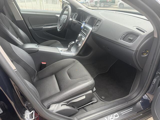 Volvo V60 2.0 T4 190 pk Momentum