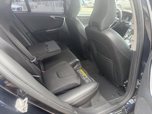 Volvo V60 2.0 T4 190 pk Momentum