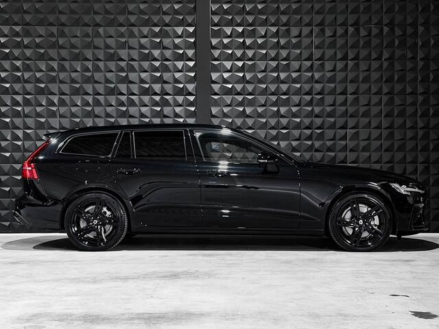 Volvo V60 2.0 T6 Plug-in hybrid AWD Plus Dark | Pano | All Black | 19" | H/K | Trekh. | Memo |