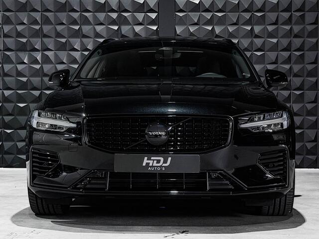 Volvo V60 2.0 T6 Plug-in hybrid AWD Plus Dark | Pano | All Black | 19" | H/K | Trekh. | Memo |