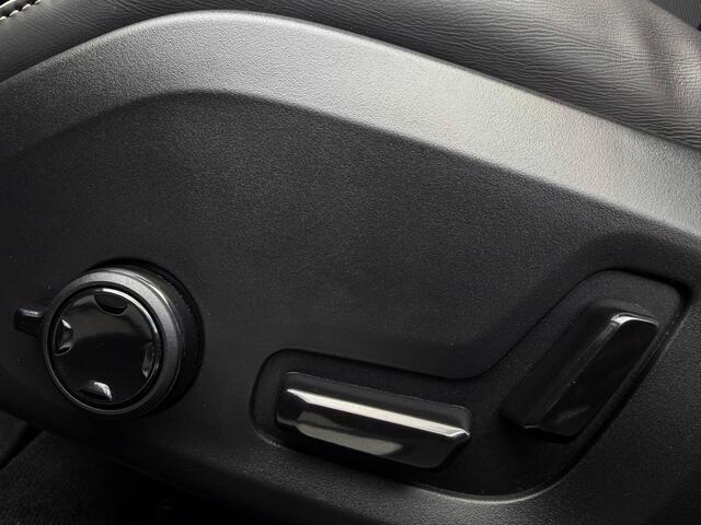 Volvo V60 2.0 T6 Plug-in hybrid AWD Plus Dark | Pano | All Black | 19" | H/K | Trekh. | Memo |