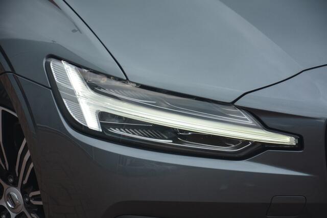 Volvo V60 2.0 T6 Recharge AWD Business Pro | Navigatie | Sportstoelen | Pilot Assist | Stoelverwarming | NL auto!! |