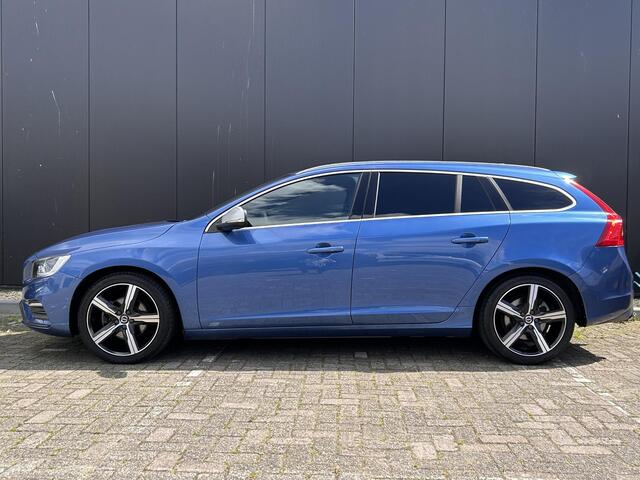 Volvo V60 2.0 T4 Business Sport Luxury line/ schuifdak/ park assit/ extra getint glas/ trekhaak/ 18 inch/ leer