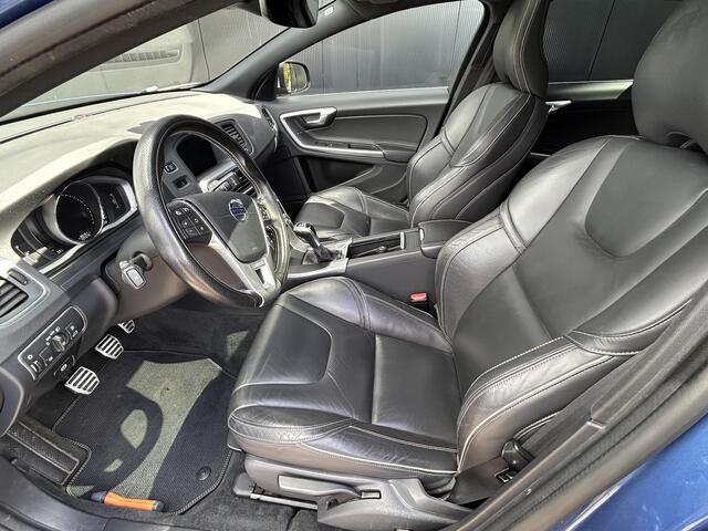 Volvo V60 2.0 T4 Business Sport Luxury line/ schuifdak/ park assit/ extra getint glas/ trekhaak/ 18 inch/ leer
