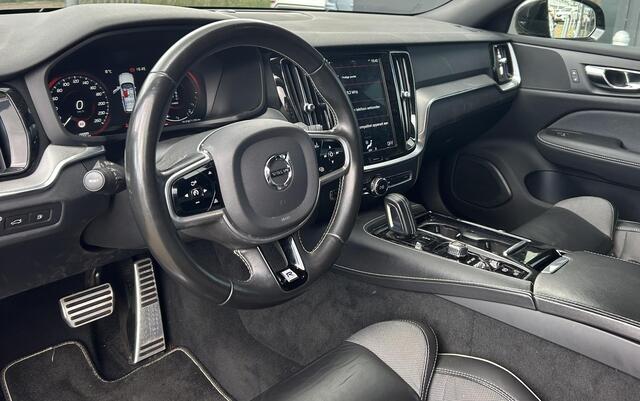 Volvo V60 2.0 T8 Twin Engine AWD R-Design 331PK | Achteruitrijcamera | Nieuwe APK | LED | Carplay | Lederen Bekleding | Elektrisch Bestuurdersstoel met Geheugen | Elektrisch Verstelbare Passagiersstoel | Stoelverwarming | Navigatie | 2 Sleutels | Elek Achterklep |