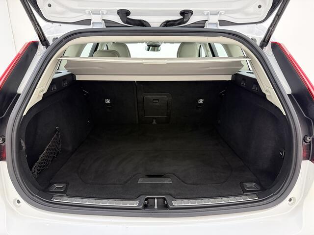 Volvo V60 2.0 B3 177pk Core / Adaptieve cruise control / Camera achter / BLIS / Elektrische achterklep / Keyles entry /