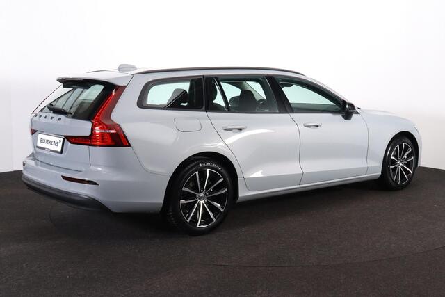 Volvo V60 B4 197pk Essential Edition - Intellisafe Assist/Surround - LED-koplampen - Google Infotainment - Parkeersensoren voor & achter - Parkeercamera achter - Verwarmbare voorstoelen & achterbank - Verwarmbaar stuurwiel - 18' velgen