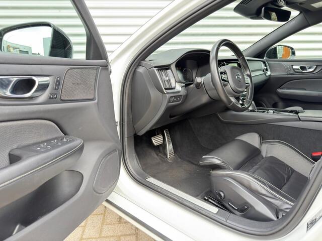 Volvo V60 2.0 T6 R-LINE RECHARGE AWD TREKHAAK HARMAN KARDON
