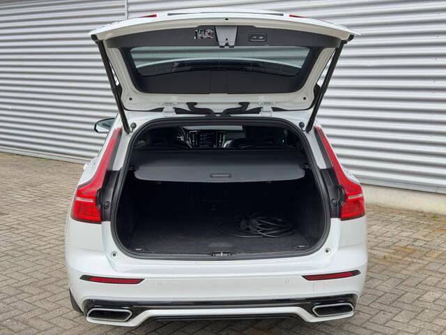 Volvo V60 2.0 T6 R-LINE RECHARGE AWD TREKHAAK HARMAN KARDON