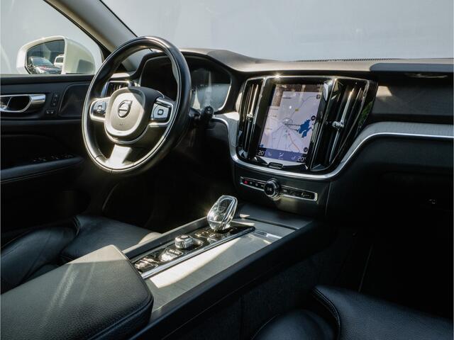 Volvo V60 2.0 B3 163pk Inscription Trekhaak/ Harman-Kardon/ Contourstoelen/ Stoel-stuurverwarming/ Camera/ Memory/ Carplay
