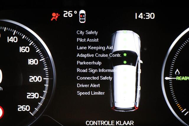 Volvo V60 2.0 T6 Recharge AWD R-Design | PARK ASSIST PACK | DAB | APPLE | VOORRUITVERWARMING | CAMERA