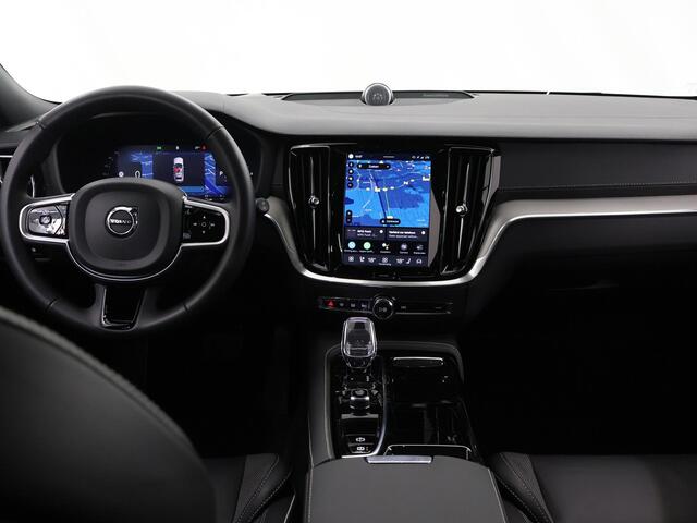 Volvo V60 2.0 T6 Plug-in hybrid AWD Ultra Dark | B&W Audio | HUD | Stoelverwarming V+A | Panoramadak | Memory stoelen | Dodehoek detectie | Camera 360° |