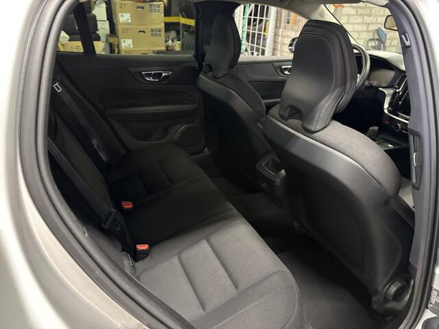 Volvo V60 2.0 B3 Momentum Advantage Goed Lezen! Niet voor particulieren!! Alleen voor een RWD erkend bedrijf Heeft oliepomp modificatie nodig