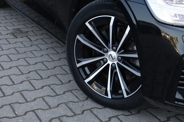 Volvo V60 2.0 T6 Plug-in hybrid AWD R-Design | Trekhaak | Memory | Leder |