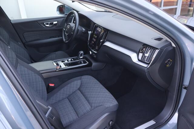 Volvo V60 2.0 T6 Plug-in hybrid AWD Core Bright - NL- Auto!! Stoel+Stuurverw I Adap Cruise I Camera