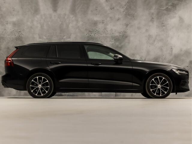 Volvo V60 2.0 B3 Sport 177Pk Automaat (APPLE CARPLAY, GROOT NAVI, PARKEERSENSOREN, GETINT GLAS, SPORTSTOELEN, DAKRAILS ZWART, LED KOPLAMPEN, NIEUWE APK, NIEUWSTAAT)