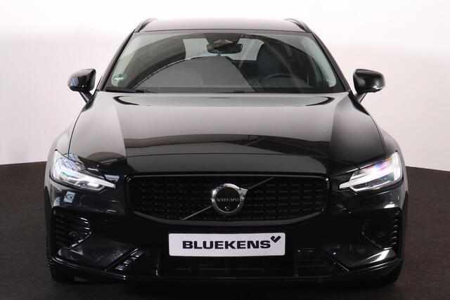 Volvo V60 T8 Recharge AWD Plus Dark - IntelliSafe Assist & Surround - 360º Camera - Harman/Kardon audio - Adaptieve LED koplampen - Verwarmde voorstoelen, stuur & achterbank - Parkeersensoren voor & achter - Elektr. bedienb. voorstoelen met geheugen - Extra getint 