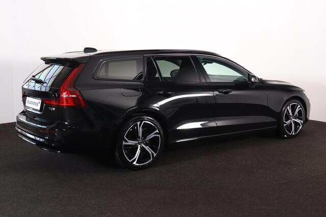 Volvo V60 T8 Recharge AWD Plus Dark - IntelliSafe Assist & Surround - 360º Camera - Harman/Kardon audio - Adaptieve LED koplampen - Verwarmde voorstoelen, stuur & achterbank - Parkeersensoren voor & achter - Elektr. bedienb. voorstoelen met geheugen - Extra getint 