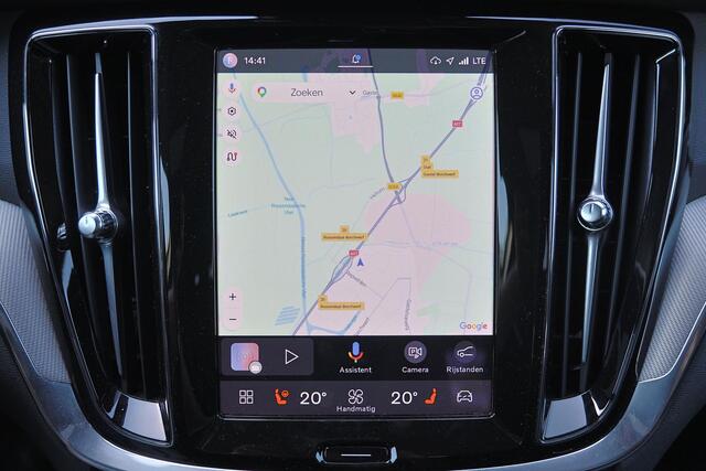 Volvo V60 T8 Recharge AWD Plus Dark - IntelliSafe Assist & Surround - 360º Camera - Harman/Kardon audio - Adaptieve LED koplampen - Verwarmde voorstoelen, stuur & achterbank - Parkeersensoren voor & achter - Elektr. bedienb. voorstoelen met geheugen - Extra getint 