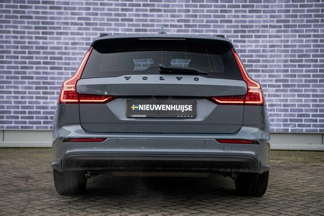 Volvo V60 2.0 B3 Core | Black Pack | Achteruitrijcamera | Parkeersensoren | Keyless Entry | Elektrische Achterklep | Navigatie | Cruise Control Adaptief | BLIS | Lighting Pack | Essential Sport Pack