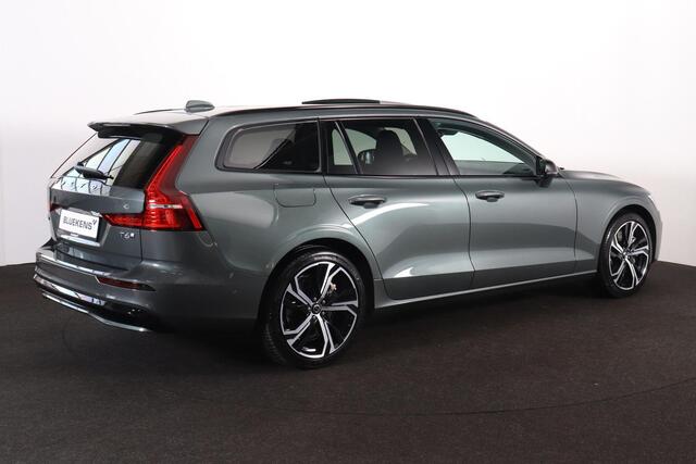 Volvo V60 T6 Recharge AWD Plus Dark - Panorama/schuifdak - IntelliSafe Assist & Surround - 360º Camera - Harman/Kardon audio - Verwarmde voorstoelen, stuur & achterbank - Parkeersensoren voor & achter - Elektr. bedienb. voorstoelen met geheugen - Head up display - 