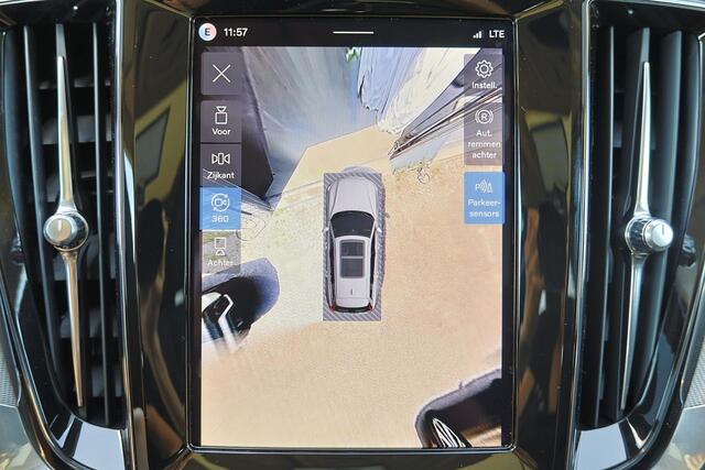 Volvo V60 T6 Recharge AWD Plus Dark - Panorama/schuifdak - IntelliSafe Assist & Surround - 360º Camera - Harman/Kardon audio - Verwarmde voorstoelen, stuur & achterbank - Parkeersensoren voor & achter - Elektr. bedienb. voorstoelen met geheugen - Head up display - 