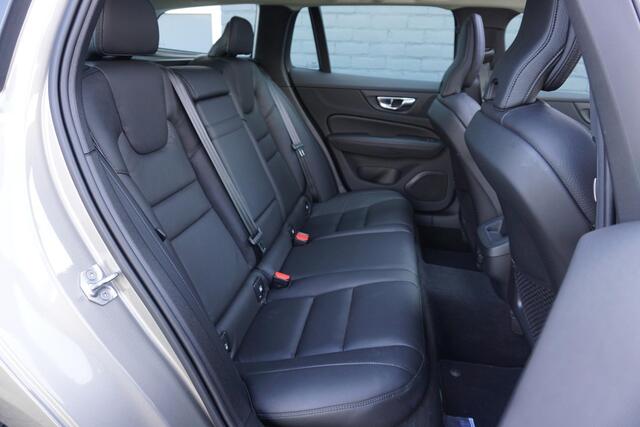 Volvo V60 2.0 B3 Inscription | BLIS | Trekhaak | Panorama-Schuifdak | Harman/Kardon Audio | Adaptieve cruise control |