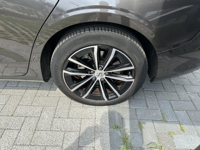 Volvo V60 2.0 T6 AWD + Bright 388 PK