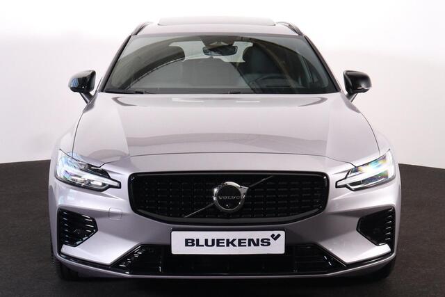Volvo V60 T6 Recharge AWD Plus Dark - Panorama/schuifdak - IntelliSafe Assist & Surround - 360º Camera - Harman/Kardon audio - Verwarmde voorstoelen, stuur & achterbank - Parkeersensoren voor & achter - Elektr. bedienb. voorstoelen met geheugen - Head up display -
