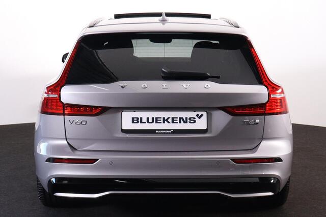 Volvo V60 T6 Recharge AWD Plus Dark - Panorama/schuifdak - IntelliSafe Assist & Surround - 360º Camera - Harman/Kardon audio - Verwarmde voorstoelen, stuur & achterbank - Parkeersensoren voor & achter - Elektr. bedienb. voorstoelen met geheugen - Head up display -