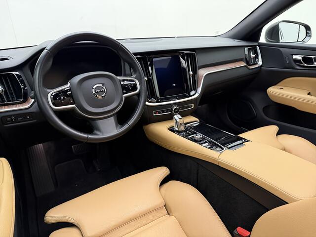 Volvo V60 T8 390pk AWD Inscription / Panorama dak / Apple carplay / Trekhaak / Elektrische achterklep / Lederen bekleding /