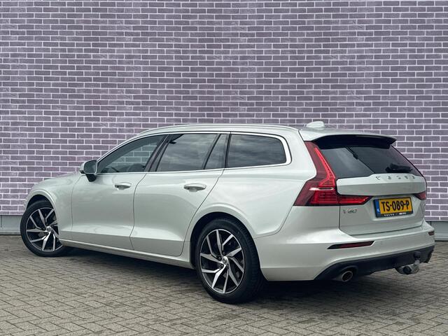 Volvo V60 2.0 T5 Momentum | Trekhaak | Lederen Bekleding | Eletkrische Achterklep | Cruise Control | Navigatie | Apple Carplay | Android Auto | Privacy Glass | Lichtmetalen Velgen 18 inch