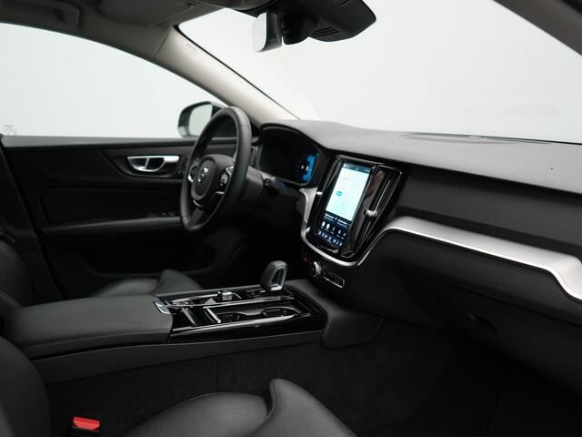 Volvo V60 T6 AWD Plus Dark LONG RANGE PHEV 350pk Dealer O.H. | Adaptive Cruise | Camera | Harman / Kardon | Lederen Sportstoelen Memory & Verwarmd | Keyless | Blis | Stuur Verwarmd | Google Assistent | Apple Carplay | Plug In Hybrid |