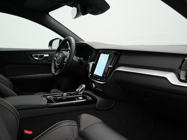 Volvo V60 T6 Recharge AWD R-Design LONG RANGE PHEV 350pk Dealer O.H. | Trekhaak Af Fabriek | Camera | Sportstoelen Memory & Verwarmd | Stuur Verwarmd | Apple Carplay | Keyless | DAB | Cruise Control | Plug In Hybrid |