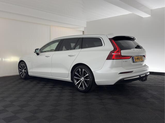 Volvo V60 2.0 T6 Plug-in hybrid AWD Core Bright Aut. (INCL.BTW) *FULL-LED | DIGI-COCKPIT | HEATED-COMFORTSEATS | KEYLESS | DAB | PRIVACY-GLASS | CARPLAY | NAVI-FULLMAP | TOWBAR | 18''ALU*