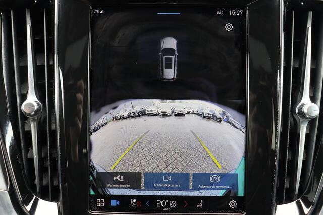 Volvo V60 B3 Core - IntelliSafe Assist & Surround - Parkeercamera achter - Verwarmde voorstoelen, stuur & achterbank - Parkeersensoren voor & achter - Extra getint glas - Elektr. inklapbare trekhaak - 18' LMV