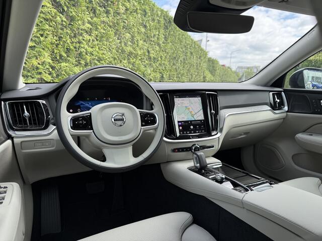 Volvo V60 T8 Plug-in hybrid AWD Plus Dark
