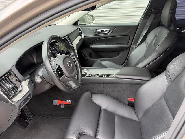 Volvo V60 2.0 B3 Inscription / Stoelverwarming / Elektr. Verstelb. Voorstoelen / Panoramadak /