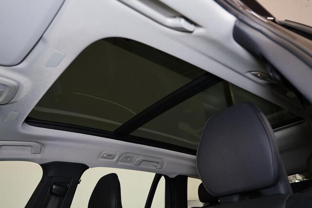 Volvo V60 B4 Plus Bright - Panorama/schuifdak - IntelliSafe Assist - 360º Camera - Harman/Kardon audio - Adaptieve LED koplampen - Verwarmde voorstoelen, stuur & achterbank - Parkeersensoren voor & achter - Elektr. bedienb. voorstoelen met geheugen - Draadloze tel.