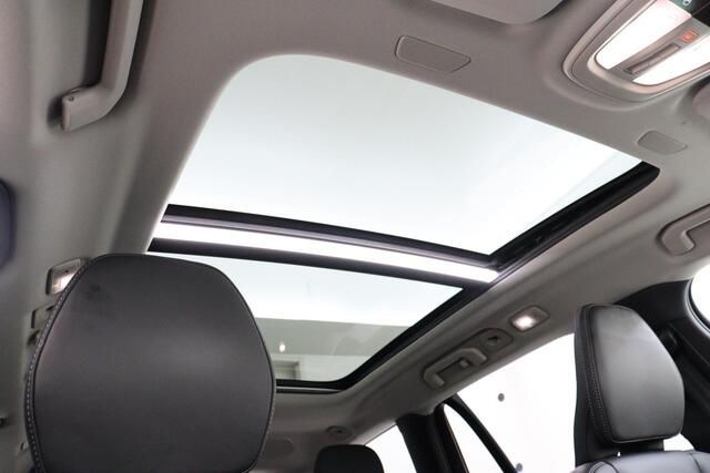 Volvo V60 T8 PLUG-IN HYBRID AWD ULTRA DARK *FULL OPTIONS!* -PANO.DAK|BOWERS&WILKINS|GEVENT.LEDER+MASSAGE|360°CAM|HEAD-UP DISP.|TREKHAAK|19"|Soh:100%