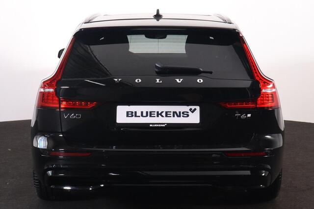 Volvo V60 T6 Recharge AWD Plus Dark - Panorama/schuifdak - IntelliSafe Assist & Surround - 360º Camera - Harman/Kardon audio - Verwarmde voorstoelen, stuur & achterbank - Parkeersensoren voor & achter - Elektr. bedienb. voorstoelen met geheugen - Head up display -